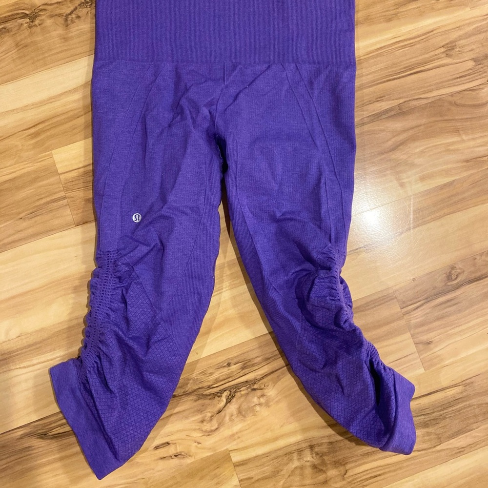 Lululemon size 4